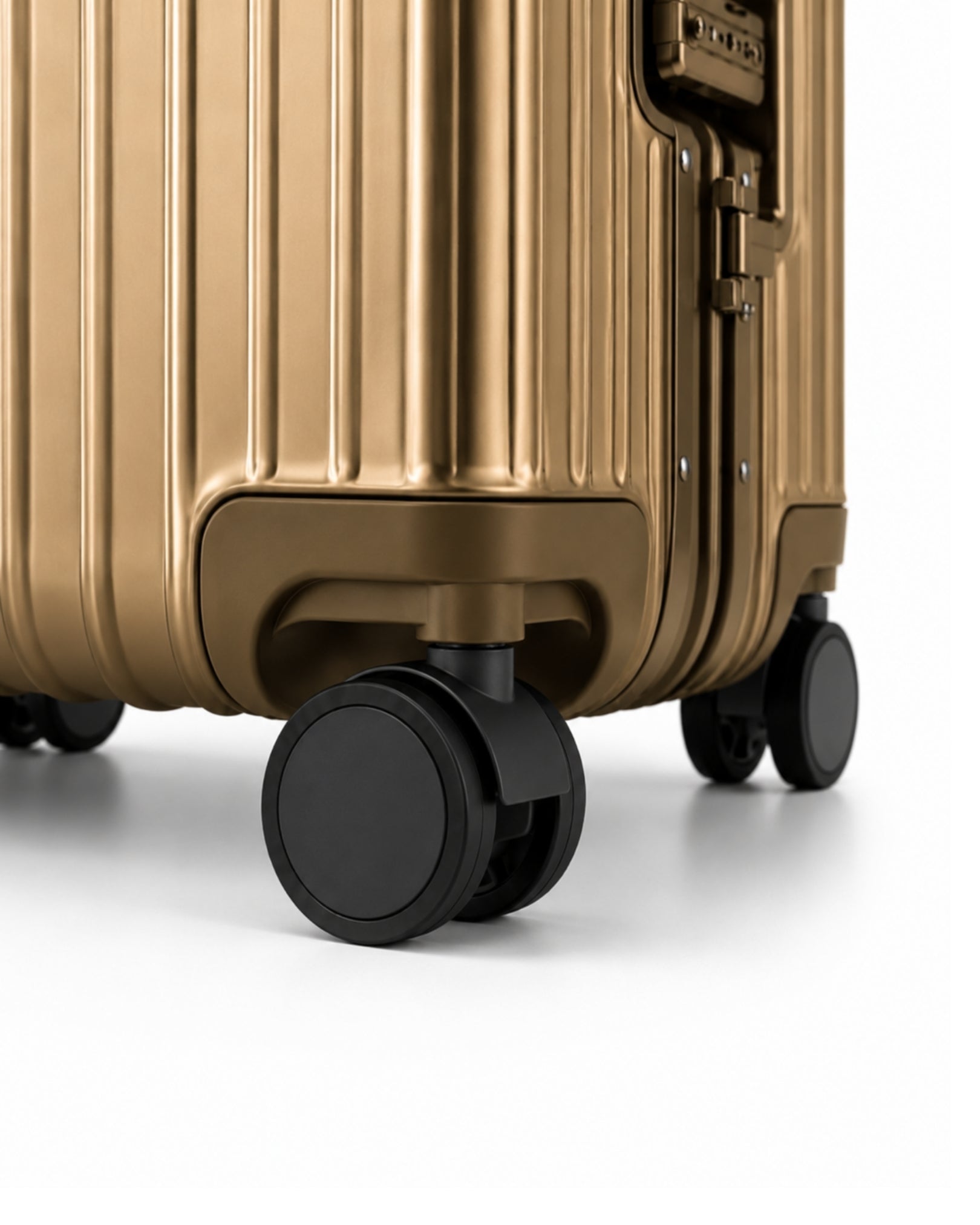 grande valise aluminium dore 10