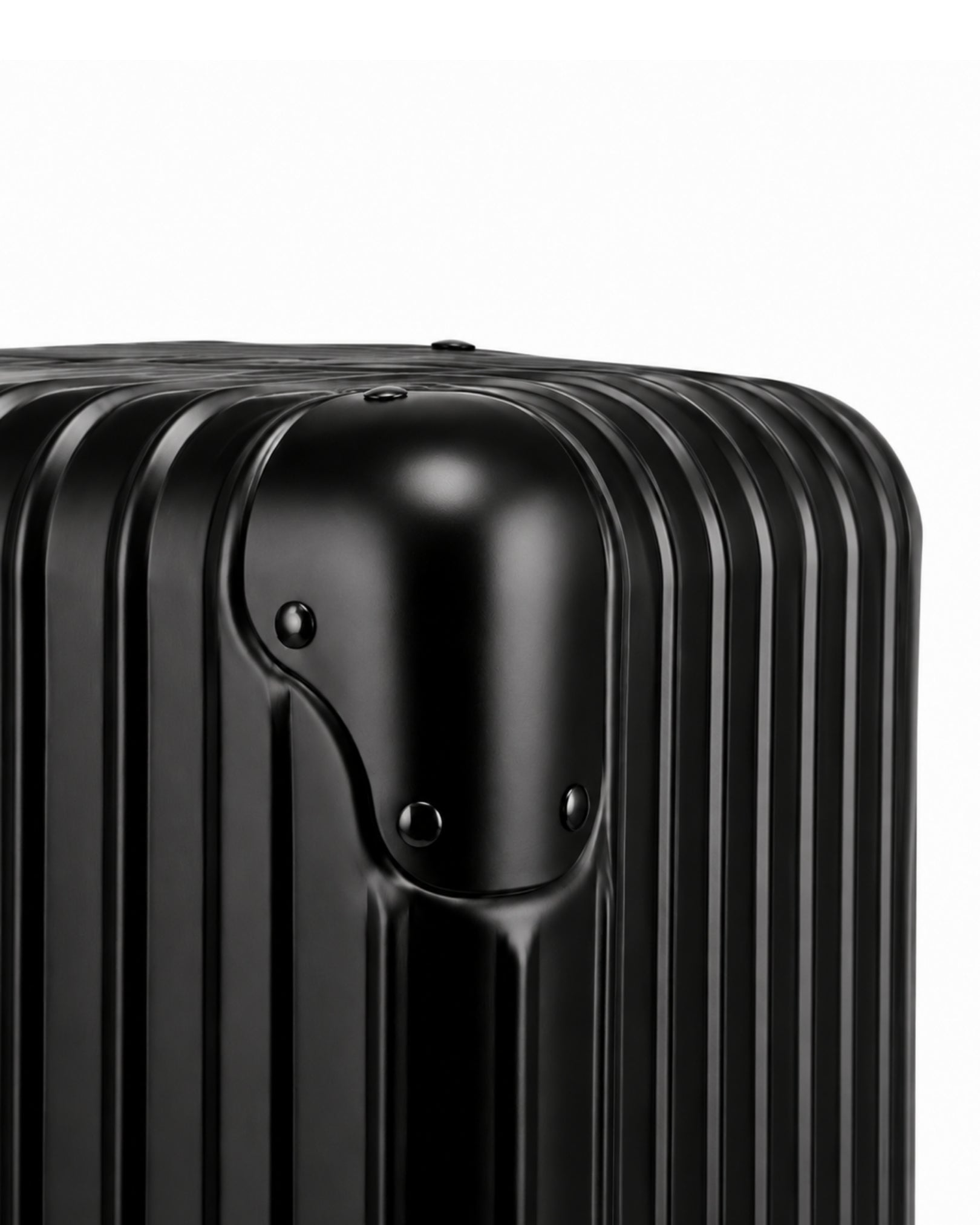 petite valise aluminium noir 8