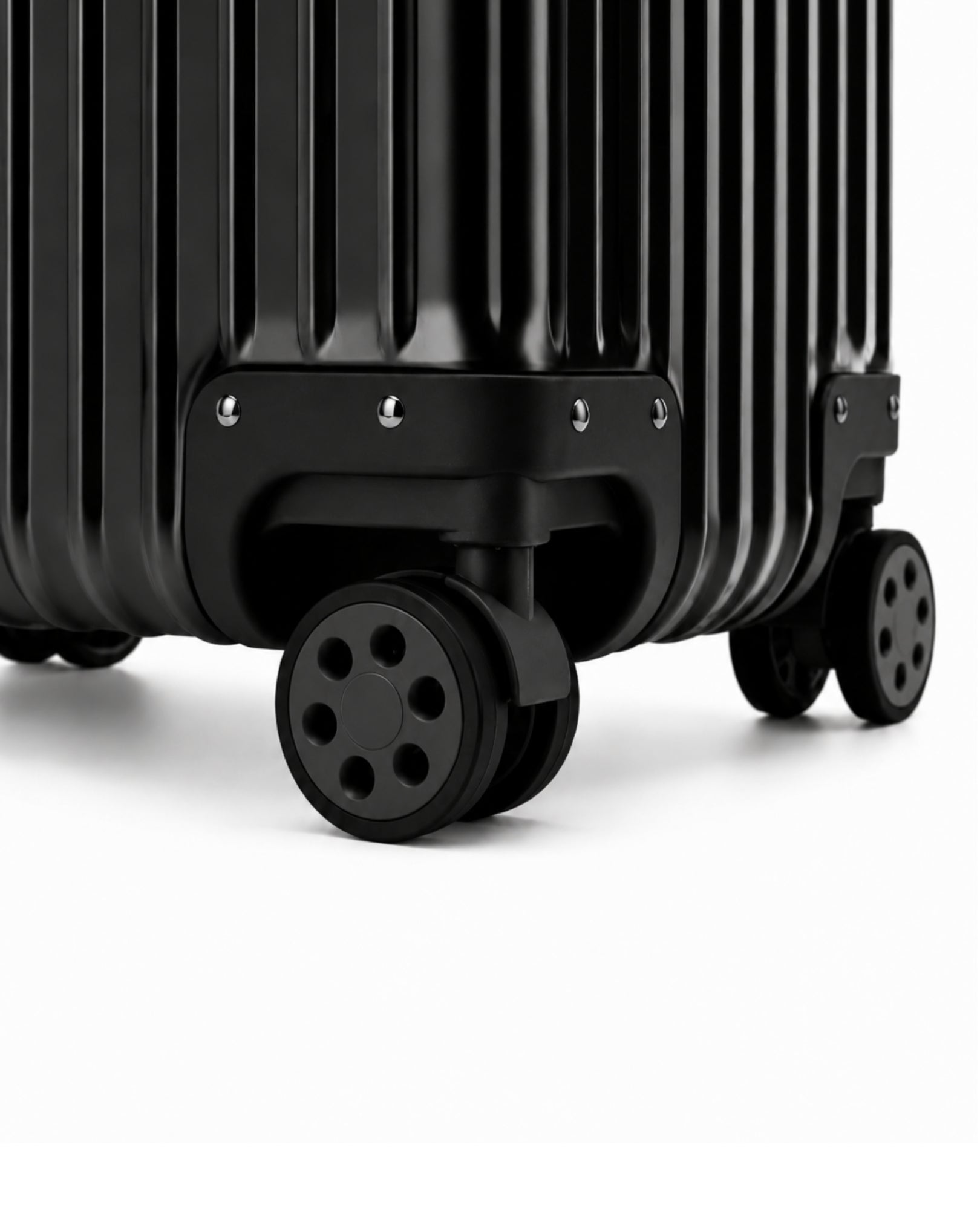 petite valise aluminium noir 9