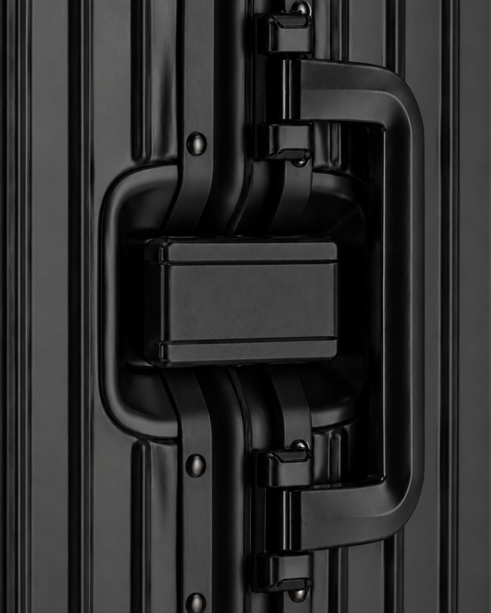 grande valise aluminium noir 7