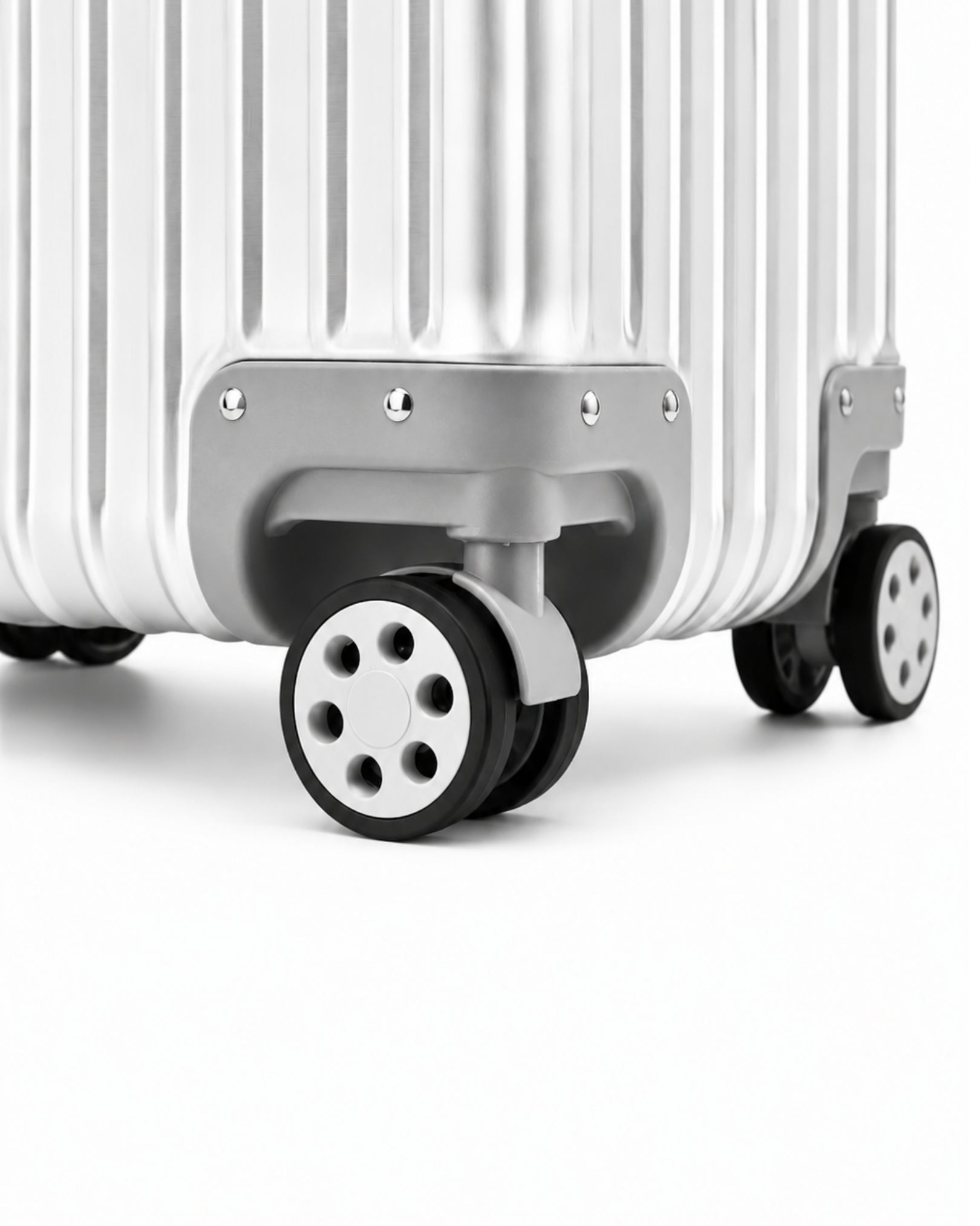 petite valise aluminium argent 9