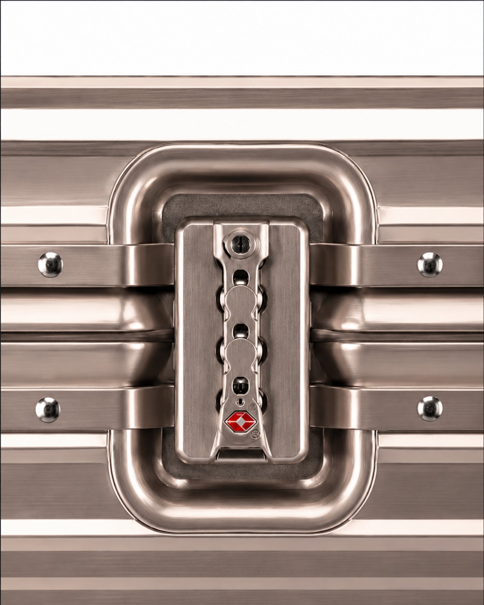 petite valise aluminium rose dore 6