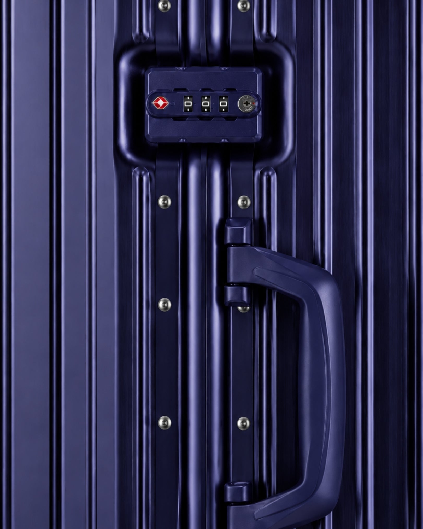 valise cabine aluminium bleu nuit 4