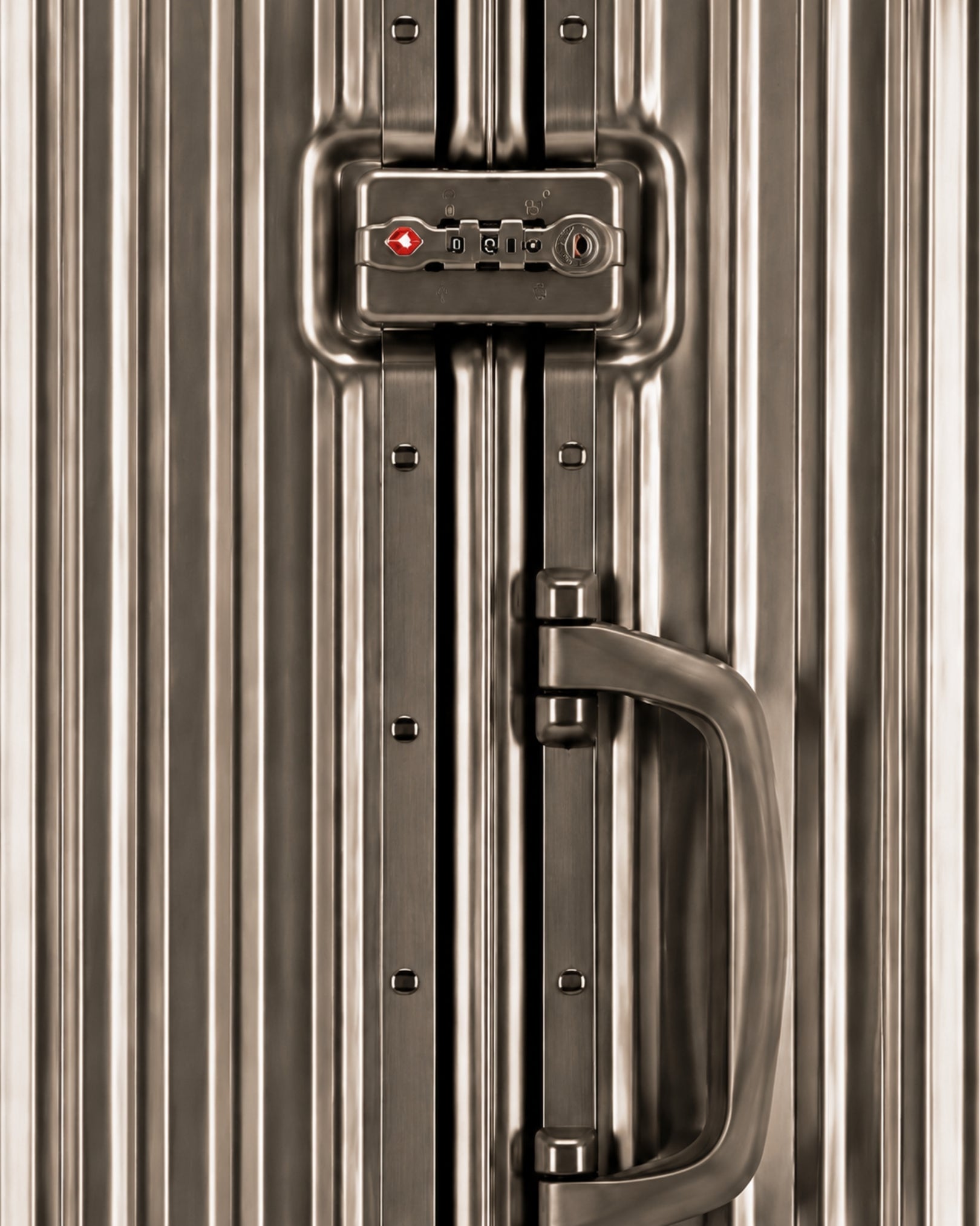 valise cabine aluminium titanium 5